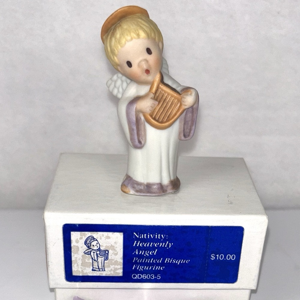 Hallmark Mary Hamilton Heavenly Angel Nativity Figurine 1985 Porcelain QD603-5
